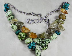 天然寶石首飾 2012年潮流趨勢、價格解析與設計創(chuàng)新